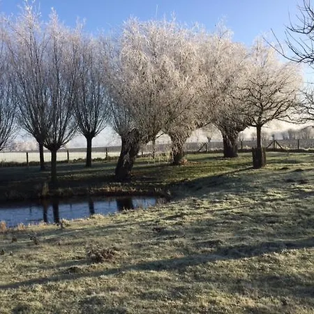 Oud Moeshof Bed & Breakfast Alveringem
