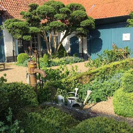 Oud Moeshof Bed & Breakfast Alveringem