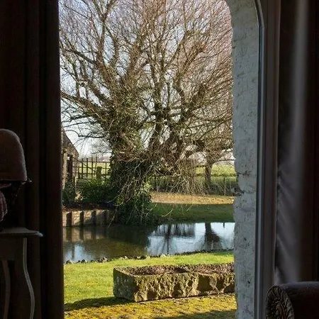 Oud Moeshof Bed & Breakfast Alveringem